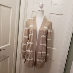 Love Ellie Neely Two Pocket Cardigan Beige & White Size Med. Stripes, Preppy